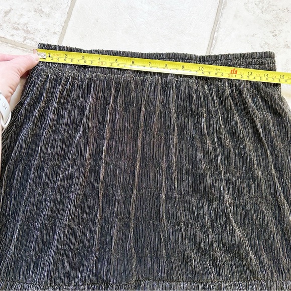 ESQUALO Textured Black & Gold Mini Skirt Flowy Size 10 - Picture 3 of 7